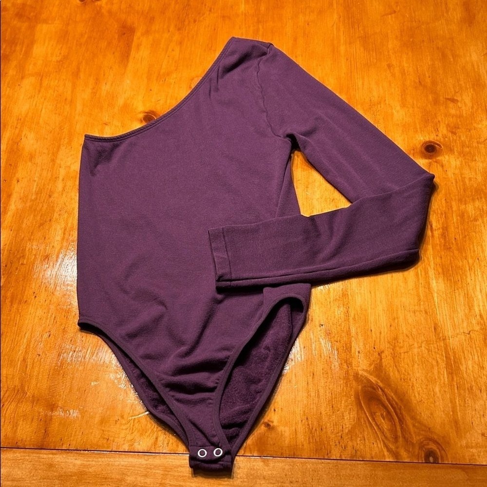Forever 21 Streetwear Chic One Shoulder Long Sleeve Bodysuit Purple Asymmetric